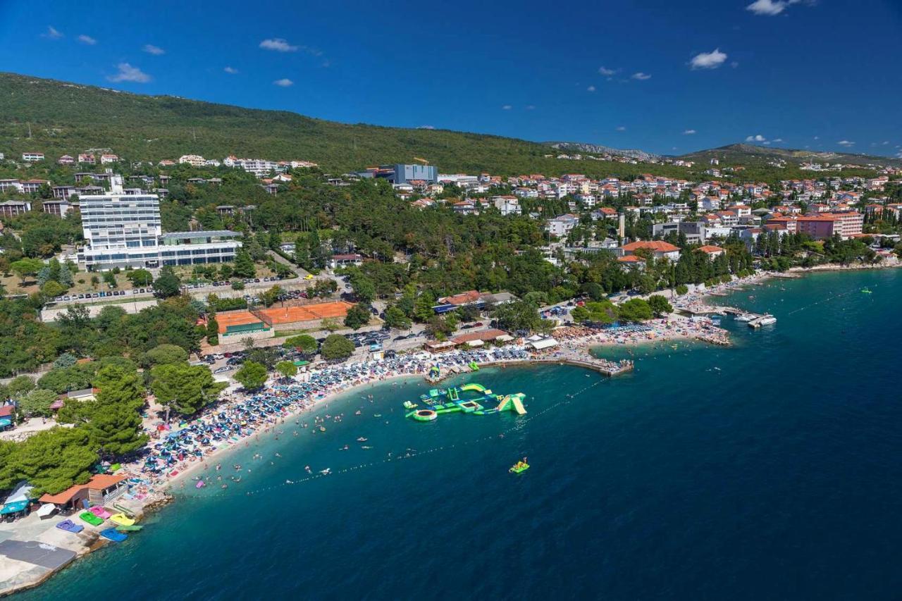Apartments By The Sea Dramalj, Crikvenica - 2376 Exteriör bild